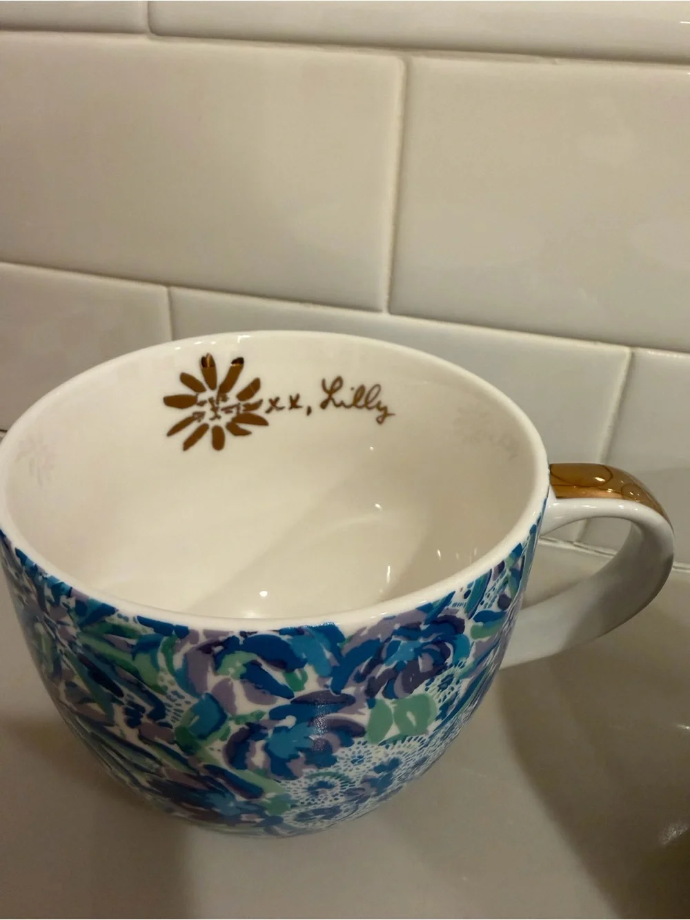 Lilly Pulitzer Set of 2 Blue Floral Ceramic Coffee Mugs – Never Used - Picture 3 of 4